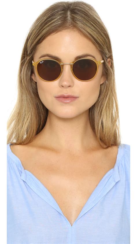 women's polarized round lens sunglasses.